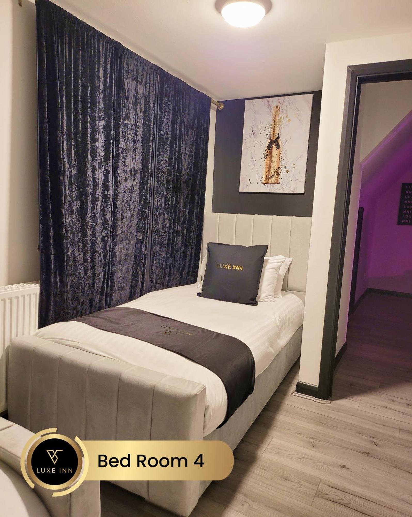 4 Bedroom House, Heathrow Airport, Luxe Inn Colnbrook Luaran gambar