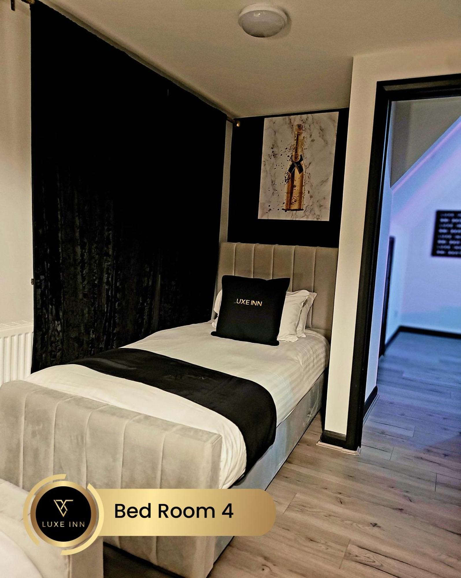 4 Bedroom House, Heathrow Airport, Luxe Inn Colnbrook Luaran gambar