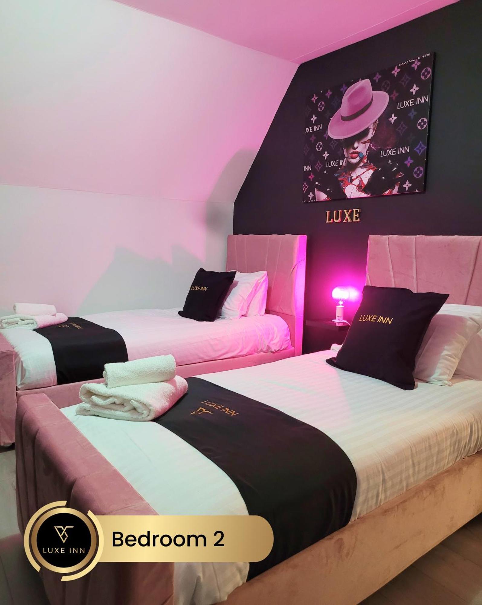 4 Bedroom House, Heathrow Airport, Luxe Inn Colnbrook Luaran gambar